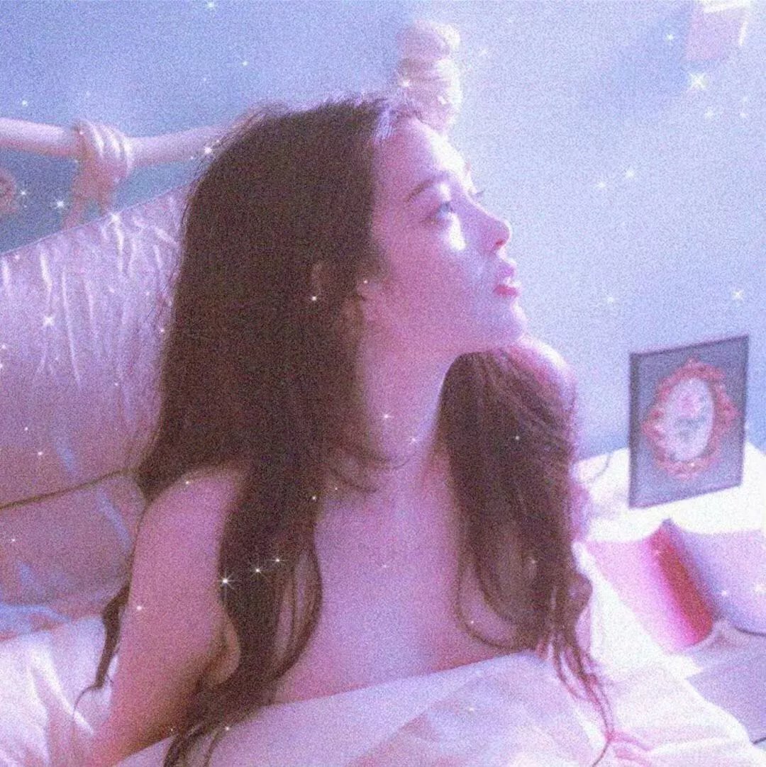 玄学大佬靠摆摊惊艳全球