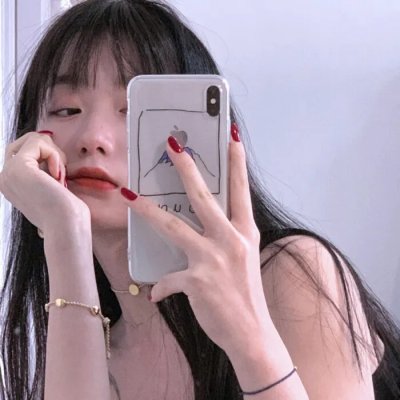 我喜欢上了给我橡皮的女生。